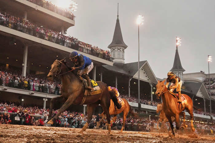 Soevereiniteit regeert in de 151e Kentucky Derby, buitenslozende favoriete journalistiek in de slop