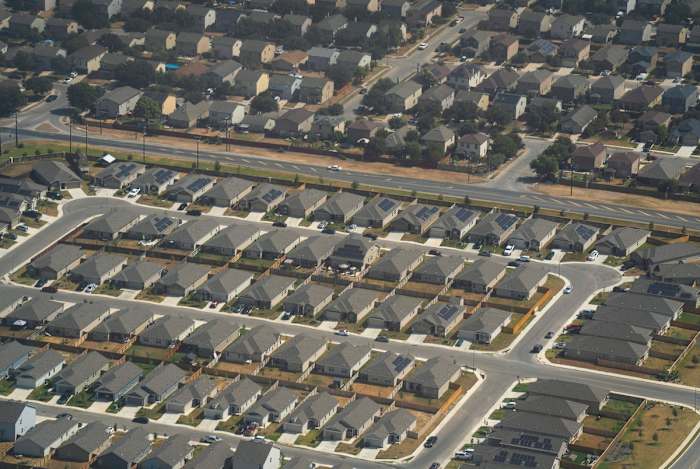 Texas House Democraat doodt Bill om kleinere huizen op kleinere kavels toe te staan