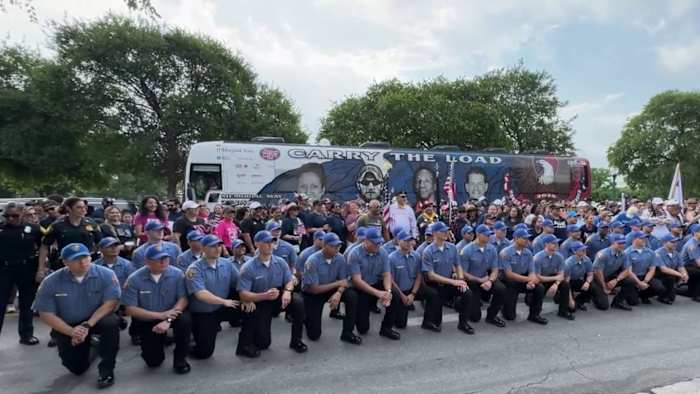 'The Ultimate Sacrifice': Duizenden Honor Veterans, First Responders in Downtown San Antonio Walk