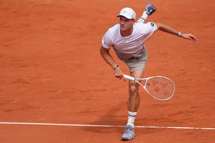 Tommy Paul blijft truckin 'bij French Open nadat hij zijn teruggenomen voertuig terug heeft gekregen