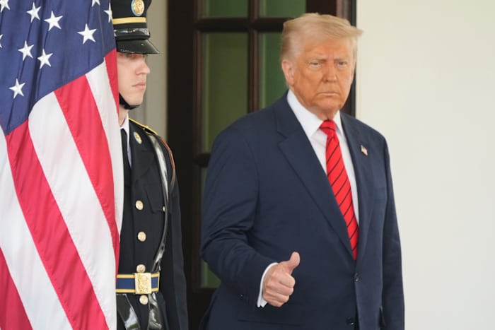 Trump zegt dat de VS zullen stoppen met het bombarderen van Jemen's Houthis nadat rebellen zeggen dat ze zullen stoppen met het richten van schepen