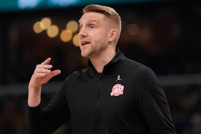 Tuomas Iisalo huurde aan als Grizzlies -coach na het overnemen van het team tegen het einde van het seizoen