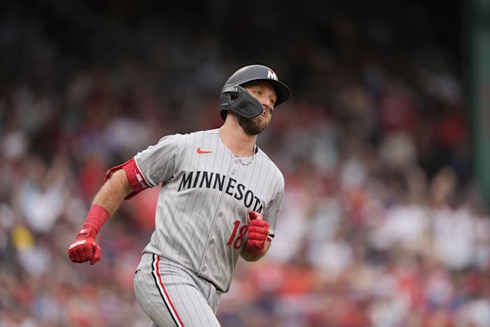 Twins 'Kody Clemens Homers in de eerste carrière Fenway-wedstrijd voor vader, ex-Red Sox-werper Roger