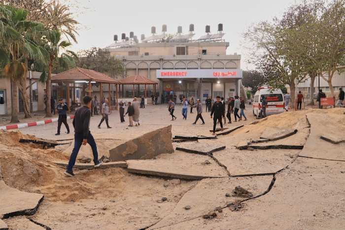 UN Humanitaire Chief ontploft Israël voor 'opzettelijk' hulpmiddel voor Gaza blokkeren