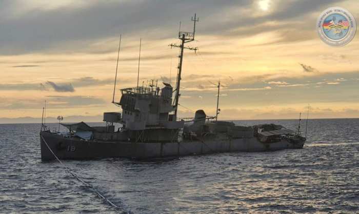 VS en Filippijnse strijdkrachten annuleren de schip-sinking oefening na het doel van de Tweede Wereldoorlog-tijdperk voortijdig zinkt