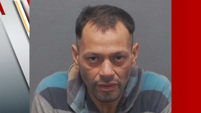 Verdachte beschuldigde, beschuldigd van het neersteken van bier bij de bushalte Northwest, zegt SAPD