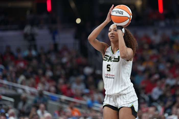 WNBA onderzoekt raciale uitlatingen door fans gemaakt in Angel Reese tijdens Indiana Game, zegt AP Source, zegt AP Source