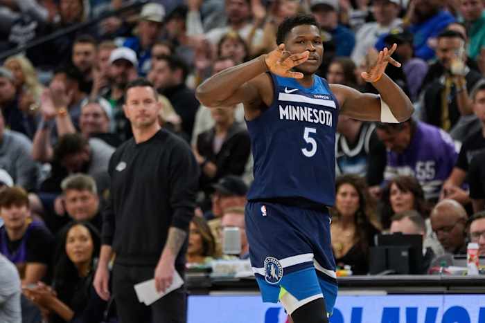 Wolves Top Lakers 116-104 in Game 3 om series voorsprong te nemen achter beide-wegen opvallende Jaden McDaniels