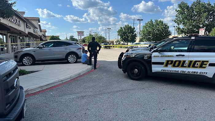 1 dood, een ander vastgehouden na woede -incident aan verre noordkant, zegt SAPD