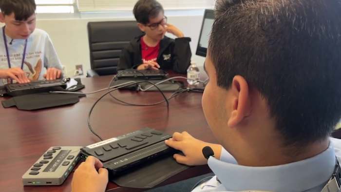 3 Northside ISD visueel gehandicapte studenten zelfstarten mentorschapsprogramma