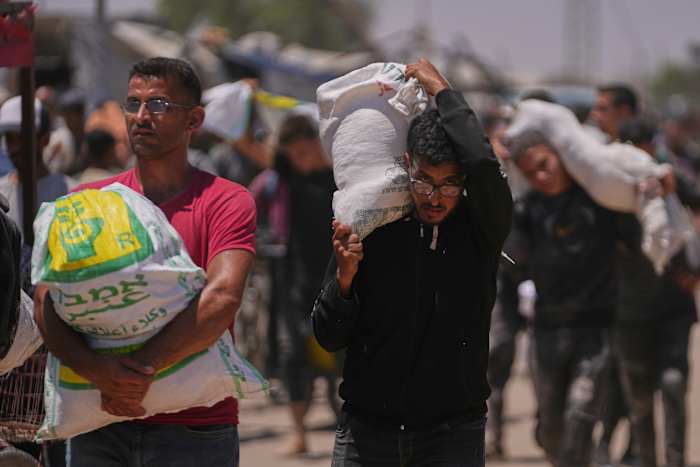 7 Israëlische troepen worden gedood in een Gaza -bomaanslag terwijl Palestijnse functionarissen zeggen dat Israëlische aanvallen doden 79