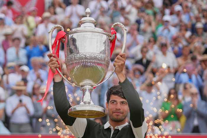 Alcaraz verslaat LeHecka in Queen's Club Final voor Wimbledon Defense