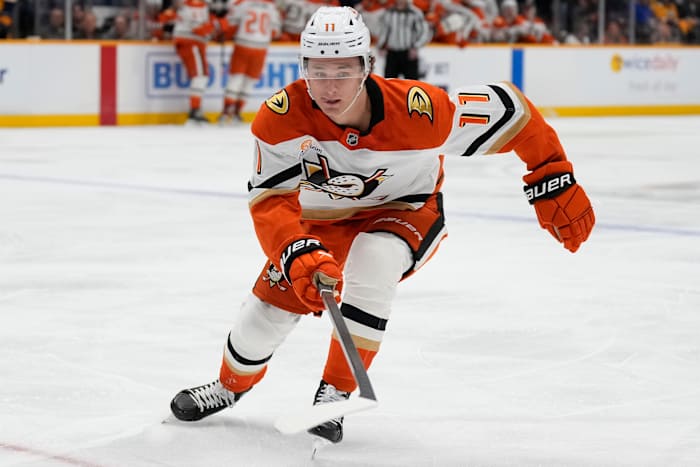 Anaheim Ducks ruilen Trevor Zegras aan Philadelphia Flyers voor Ryan Poehling en trekkingskeuzes
