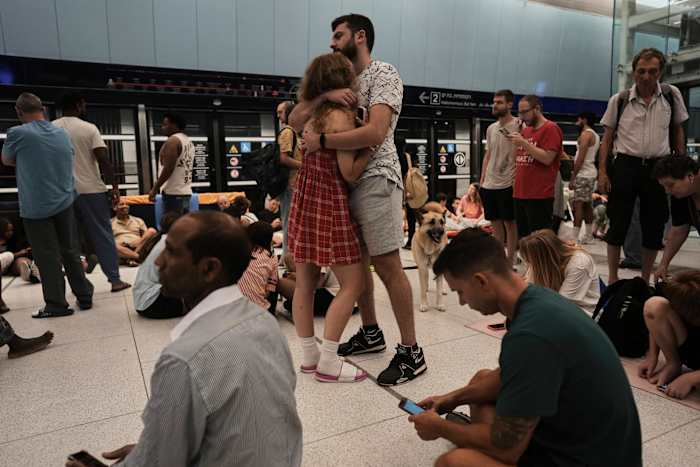 Angstig voor Iraanse raketten, velen slapen in de ondergrondse treinstations van Israël