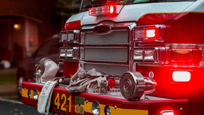 Bemanningen vechten 15 hectare grote grasvuur in Fredericksburg, nul procent opgenomen