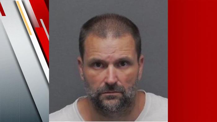 Bexar County Diefstal verdachte gearresteerd nadat hij uit de staat was vlucht tijdens de obligatie, zegt BCSO