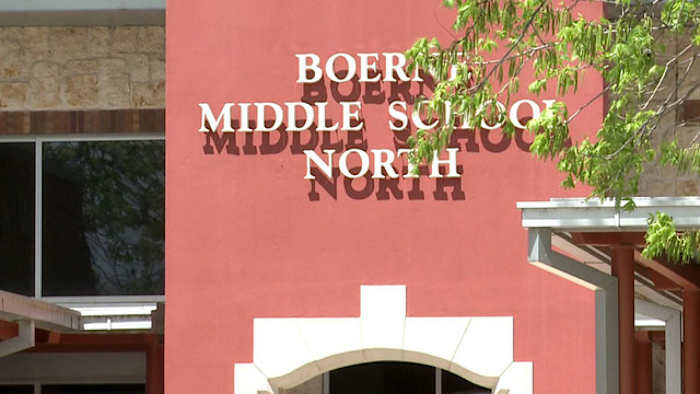 Boerne Middle School North namen nieuwe leider na voormalig directeur gearresteerd op DWI, wapenkosten