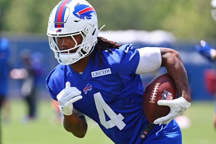 Buffalo Bills RB James Cook aanwezig voor de verplichte praktijk van het team te midden van contractproblemen