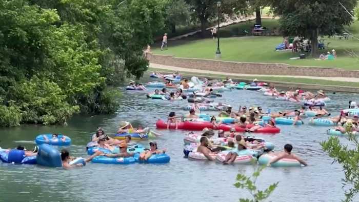 Comal River Water niveau stijgt en daalt vervolgens na 12 juni overstromingen