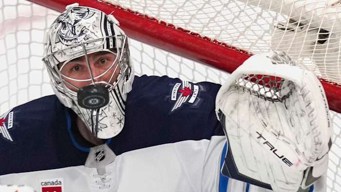 Connor Hellebuyck van Winnipeg is 6e doelman in NHL -geschiedenis om Hart en Vezina in hetzelfde jaar te winnen