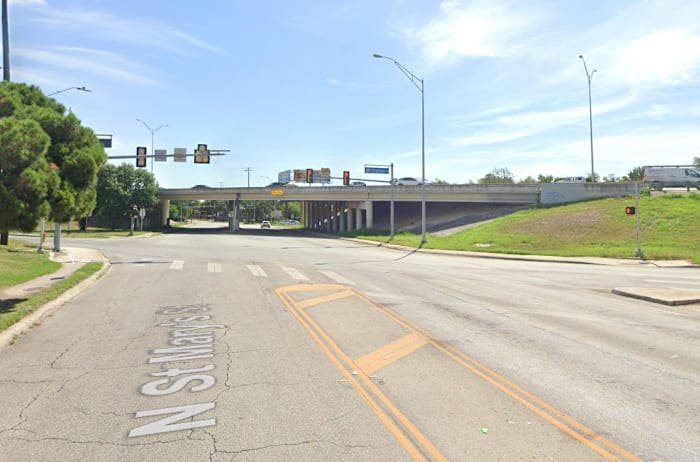 Constructie om te beginnen op de trottoirs van North St. Mary