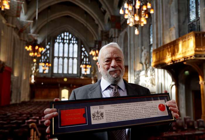 De kranten van Stephen Sondheim gaan naar Library of Congress en bieden een kijkje in een Broadway -genie