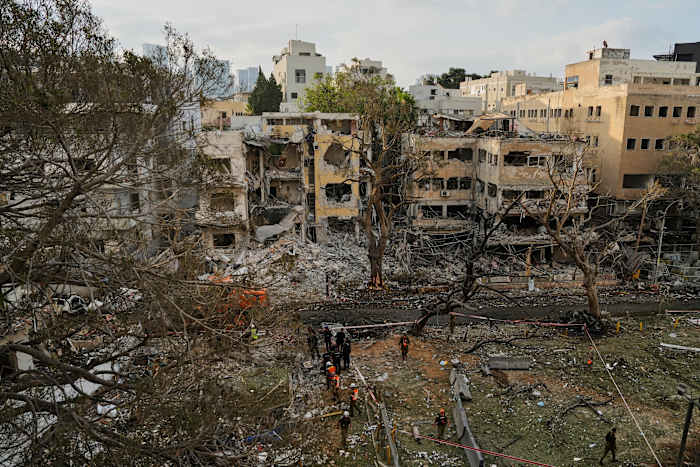 De laatste: Iran lanceert een nieuwe golf van raketaanvallen op Israël als conflicten vierde dag ingaan