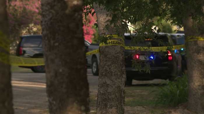 De schietpartij van de politieagent van Elmendorf roept zich zorgen uit, roept herinneringen op voor de gemeenschap