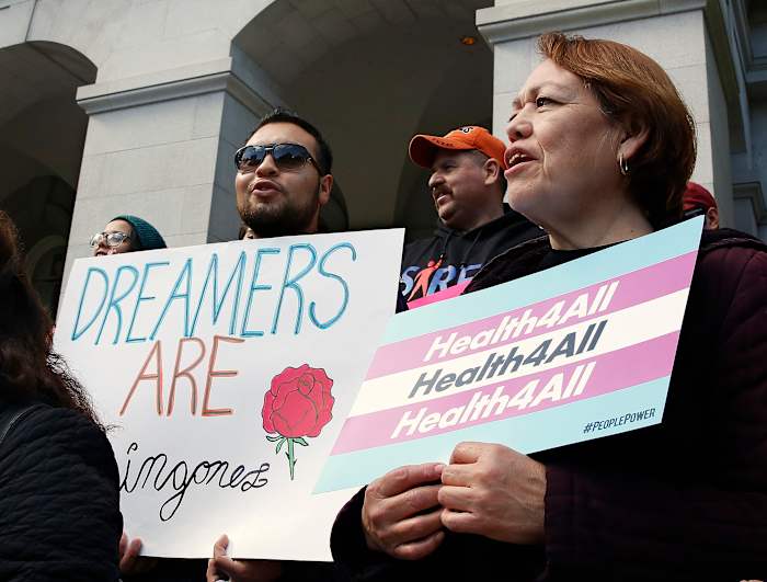 De wetgevende macht van Californië om het voorstel te steunen om de toegang van de gezondheidszorg voor sommige immigranten te bevriezen