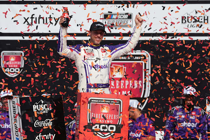 Denny Hamlin wint in Michigan voor zijn 3e NASCAR Cup -serie overwinning van het seizoen