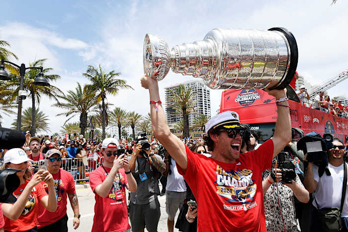 'Dit is geweldig': Panthers vieren de 2e opeenvolgende Stanley Cup met nog een parade