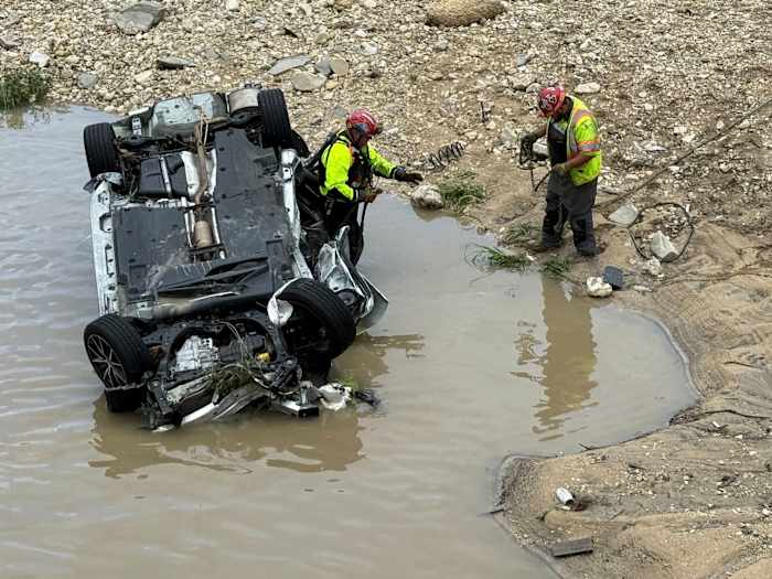 Doods in San Antonio stijgen tot 11 en sommige ontbreken nog steeds na zware stormen, zeggen ambtenaren