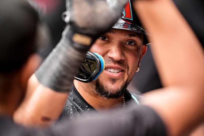 Eugenio Suárez's 2-run Double Caps Diamondbacks 'zeven-run negende in 11-10 overwinning op Braves
