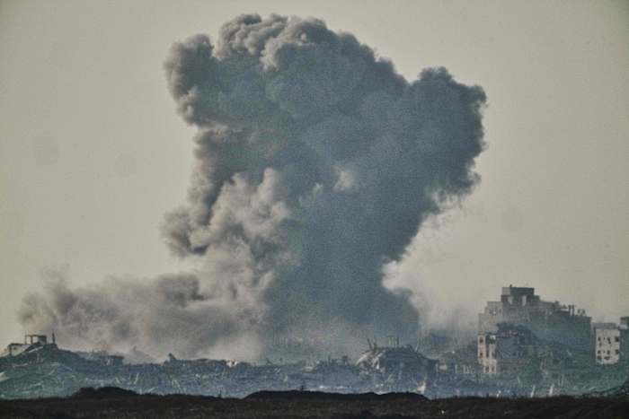 Hamas zegt dat het 12 door Israël gesteunde jagers heeft gedood. Israëlisch ondersteunde groep zegt dat het hulpverleners waren