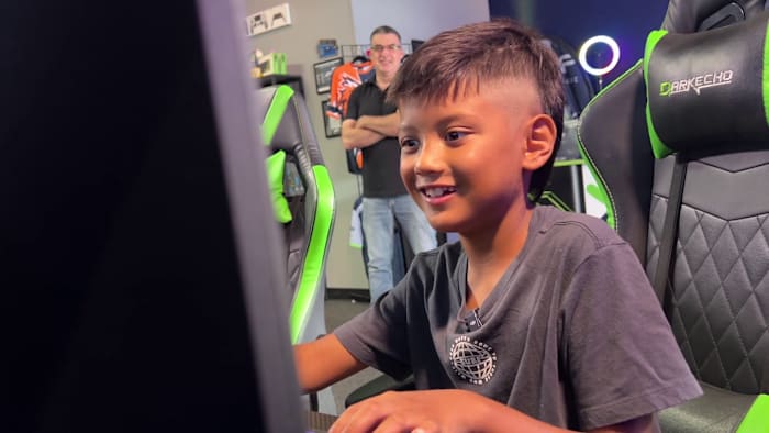 Helotes Esports League leert gamers, bescherming van ouders tegen online roofdieren, bedreigingen