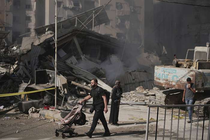 Het Libanese leger waarschuwt dat Israëlische luchtaanvallen het kunnen dwingen om samenwerking met het staakt -het -vurencommissie te bevriezen