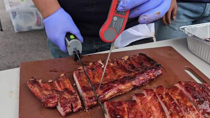 Holy Cross Junior High en High School BBQ -studenten gingen naar de nationale competitie