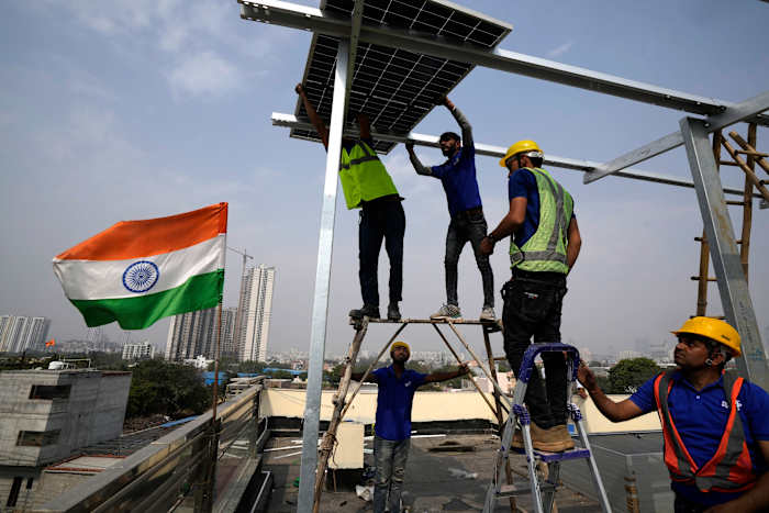 India, een grote gebruiker van kolenkracht, wint grote winst in de acceptatie van schone energie. Hier is hoe