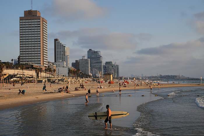 Israëli's zijn ongemakkelijk als ze zich voorbereiden op meer Iraanse raketten
