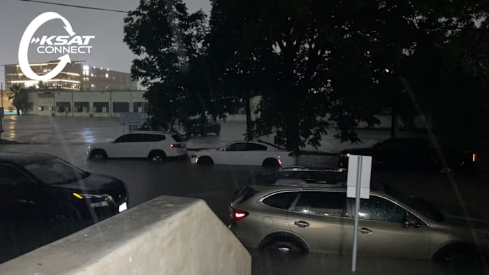 KSAT Connect: kijkers delen afbeeldingen, video's van bliksem en zware regenval