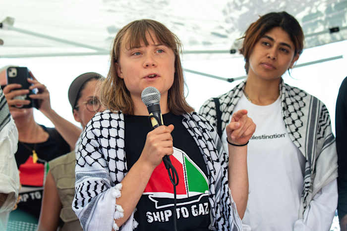 Klimaatactivist Greta Thunberg voegt zich bij het hulpschip dat naar Gaza zeilt, gericht op het breken van de blokkade van Israël