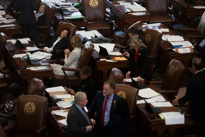 Langverwachte verhoging voor juryleden van Texas in Limbo over wetgevende pensioenconflict