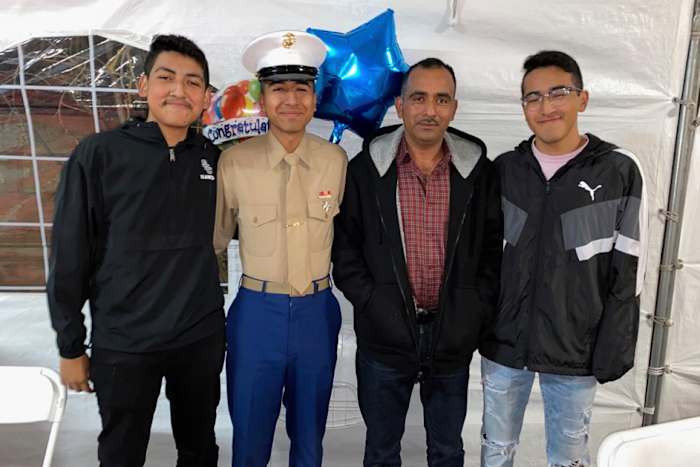 Marine -veteraan zegt dat borderpatrouille -agenten zijn vader versloegen, terwijl Agency zegt dat hij Trimmer naar hen zwaaide