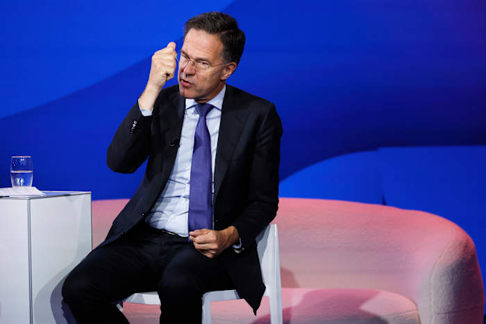 NAVO -leiders verzamelen zich voor de historische top met eenheid op de lijn