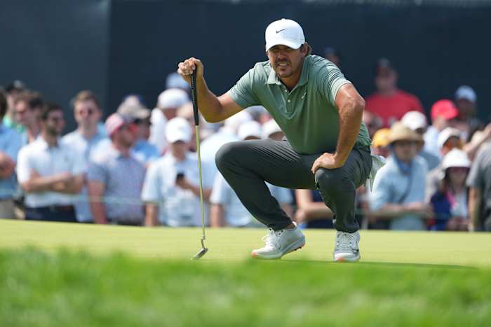 Na 2 rechte gemiste bezuinigingen in majors is Brooks Koepka in vroege strijd bij Oakmont