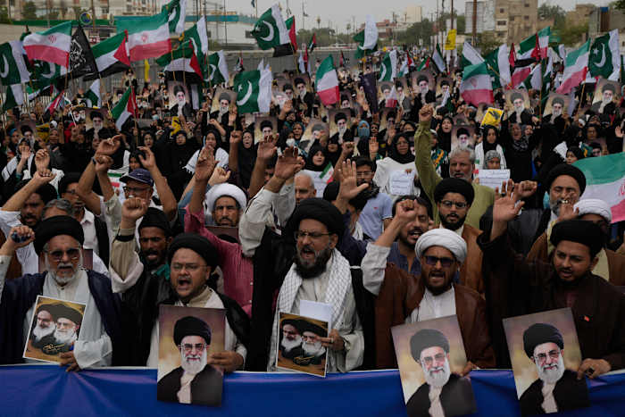 Pakistan veroordeelt Trump voor het bombarderen van Iran een dag nadat hij hem had aanbevolen voor een Nobelprijs voor de vrede