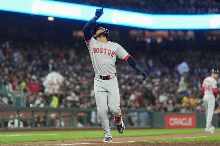 Rafaela raakt een tiebreelende homer en Red Sox houden Devers hitless in een 7-5 overwinning op de reuzen