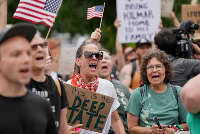 Rechter zal de vrijlating van Kilmar Abrego Garcia vóór het proces bevelen, maar ICE is van plan hem vast te houden