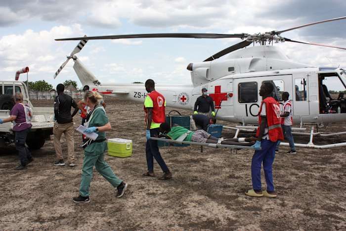 Rode Kruis sluit de kantoren van Niger en buitenlands personeel vertrekken na de uitzetting van Junta