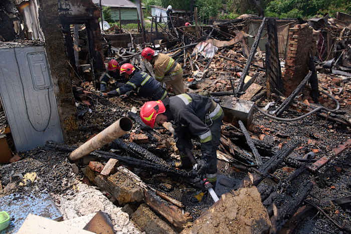 Russische staking doodt 5 in Oekraïne, waaronder een 1-jarige, uren na Trump-Putin-oproep